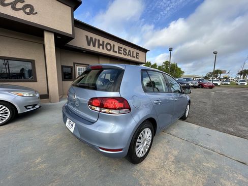 Used 2010 Volkswagen Golf 4-Door image 7