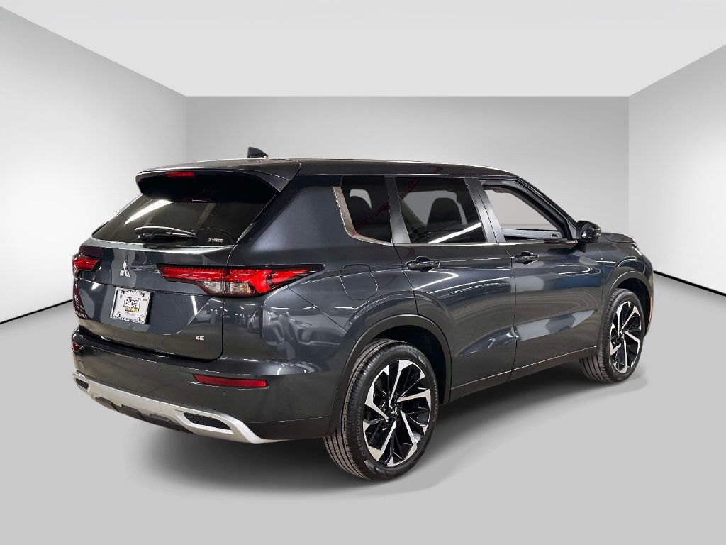 Used 2024 Mitsubishi Outlander SE AWD/4WD image 5