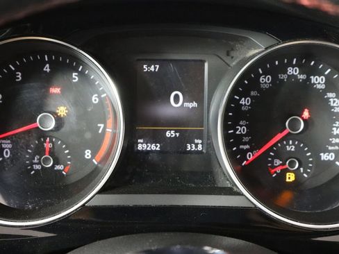 Used 2017 Volkswagen Jetta GLI FWD image 11