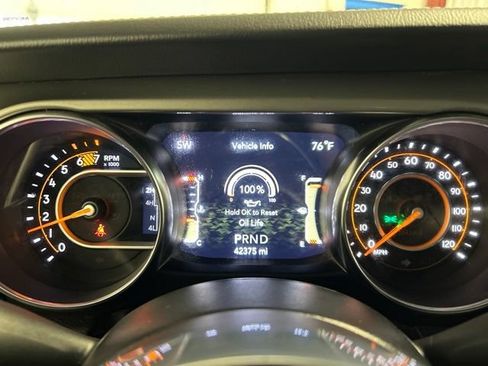 Used 2022 Jeep Wrangler Unlimited Sahara w/ Dual Top Group AWD/4WD image 22