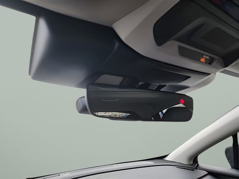 Certified 2025 Subaru Crosstrek 2.5i Limited w/ Crosstrek Mirror Package image 16