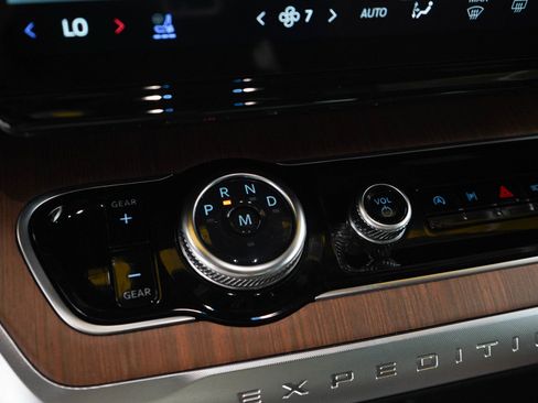 Used 2025 Ford Expedition King Ranch AWD/4WD image 29
