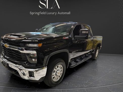 Used 2026 Chevrolet Silverado 2500 LT w/ All Star Edition AWD/4WD image 4