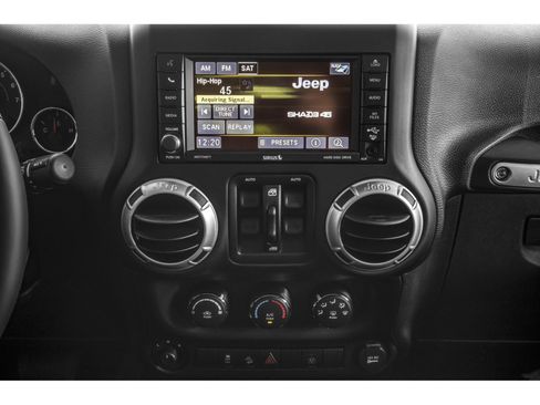 Certified 2015 Jeep Wrangler Unlimited Rubicon w/ Connectivity Group image 7