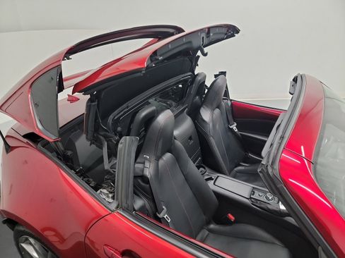 Used 2019 MAZDA MX-5 Miata RF Grand Touring image 24