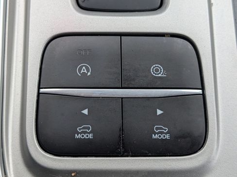 Used 2024 Ford Explorer King Ranch w/ Technology Package RWD image 23