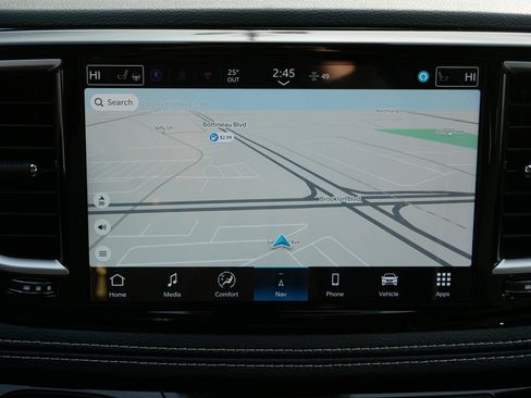 New 2026 Chrysler Pacifica Limited w/ Trailer Tow Group image 17