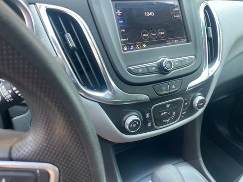 Used 2022 Chevrolet Equinox LS FWD image 22