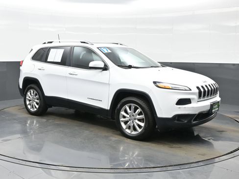 Used 2017 Jeep Cherokee Limited image 8