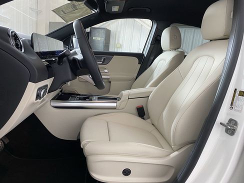 Certified 2025 Mercedes-Benz GLA 250 4MATIC image 4