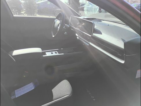 New 2025 Hyundai Ioniq 6 SE RWD image 10