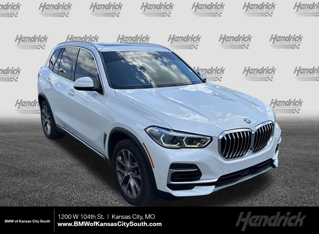 Used 2022 BMW X5 xDrive40i w/ Executive Package AWD/4WD image 1