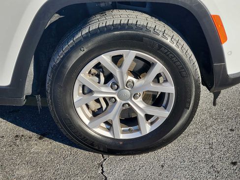 Used 2022 Jeep Grand Cherokee L Limited w/ Luxury Tech Group II image 8