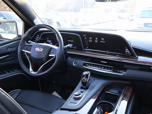 Certified 2023 Cadillac Escalade ESV Premium Luxury w/ Performance Package image 32