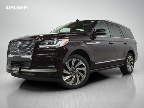 Used 2023 Lincoln Navigator Reserve w/ Equipment Group 201A AWD/4WD image 1