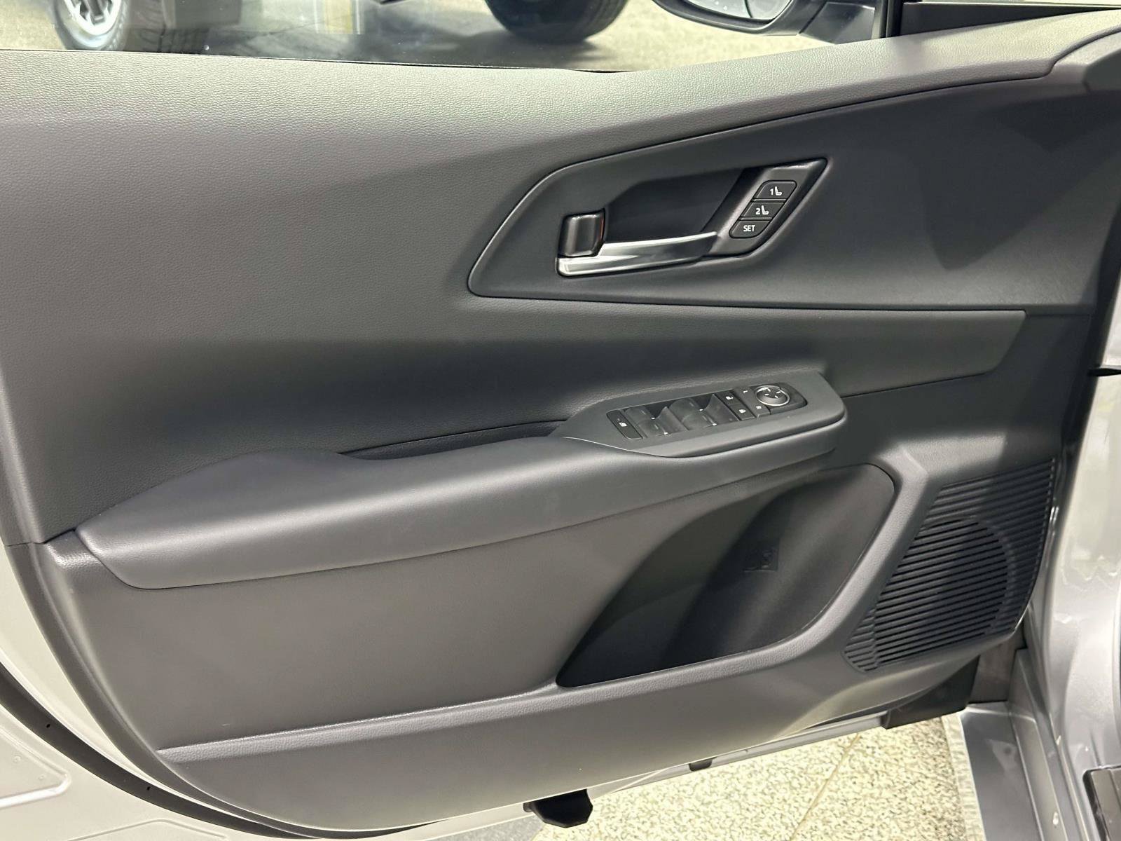 Used 2025 Toyota Prius Plug-In Hybrid w/ Limited Premium Package FWD image 15