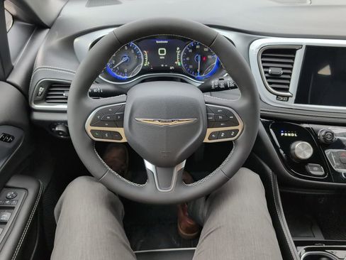 New 2026 Chrysler Pacifica Limited image 31