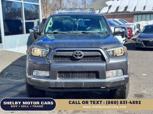 Used 2011 Toyota 4Runner SR5 w/ Convenience Pkg image 2
