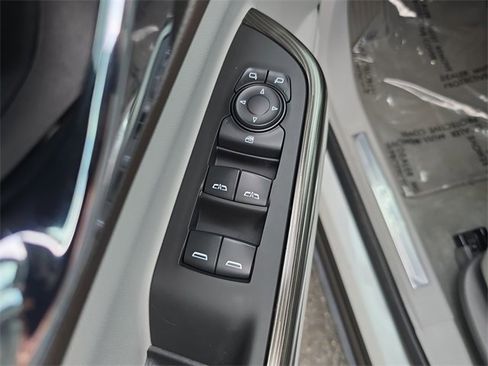 Certified 2023 GMC Acadia SLT image 18