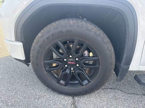 Used 2020 GMC Sierra 1500 Elevation w/ Elevation Value Package image 12