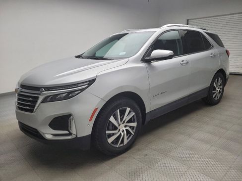 Used 2022 Chevrolet Equinox Premier image 2