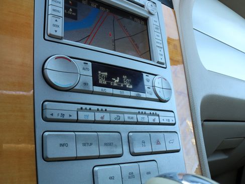 Used 2008 Lincoln Navigator 4WD image 29