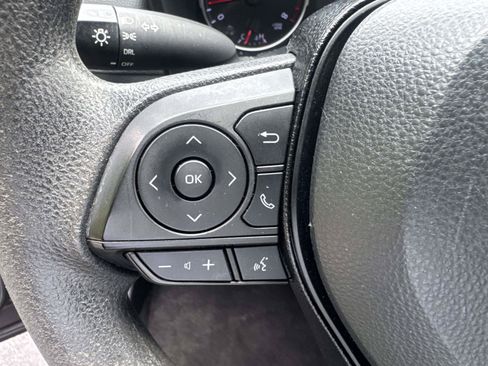 Certified 2021 Toyota RAV4 LE AWD/4WD image 17