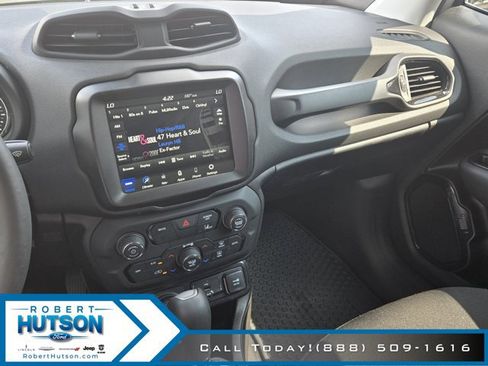 Used 2023 Jeep Renegade Altitude image 14