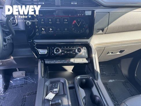 Used 2024 GMC Sierra 2500 AT4 w/ AT4 Premium Plus Package image 18