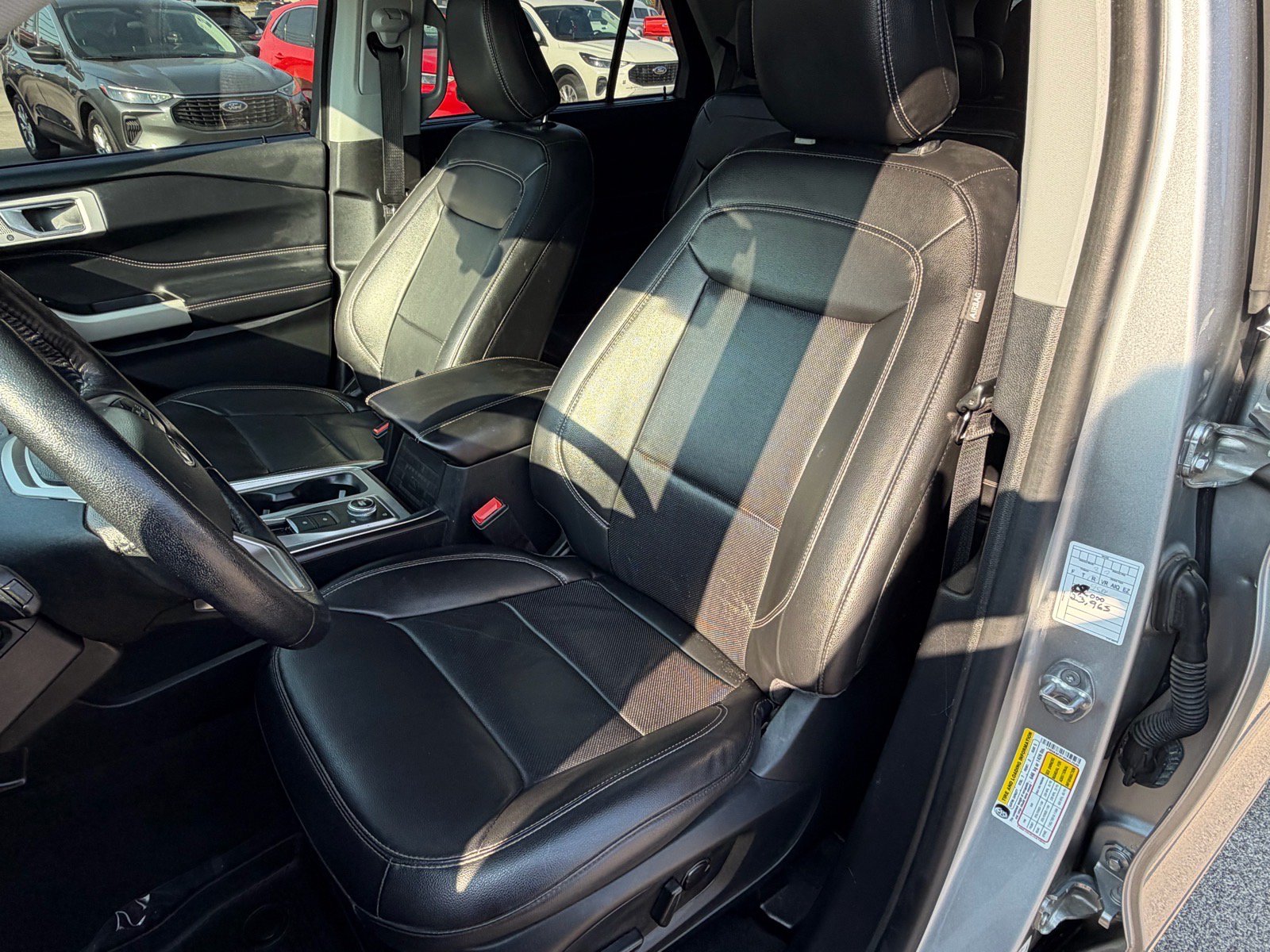 Used 2022 Ford Explorer Limited AWD/4WD image 25