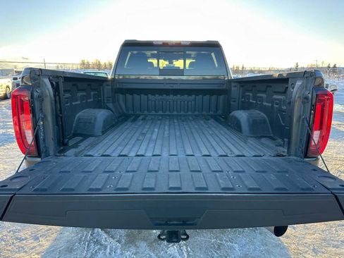 Used 2022 GMC Sierra 2500 Denali w/ Denali Ultimate Package image 14