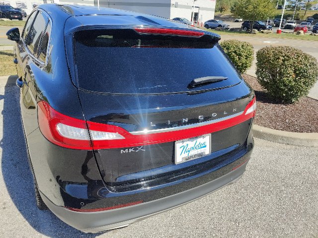 Used 2018 Lincoln MKX Reserve w/ Lincoln MKX Climate Package FWD image 14