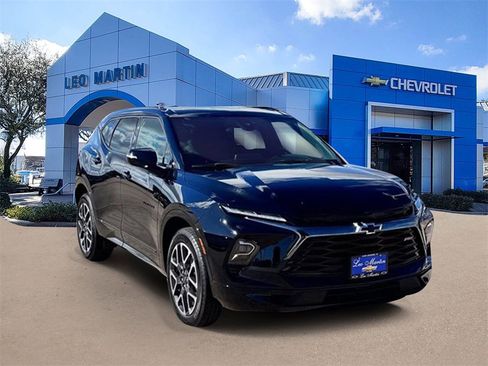 Used 2025 Chevrolet Blazer RS image 3