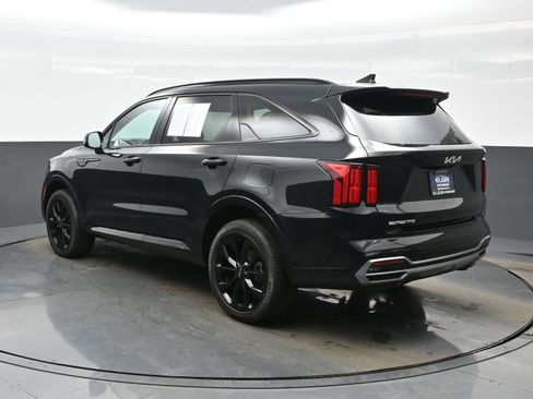 Used 2023 Kia Sorento SX image 4