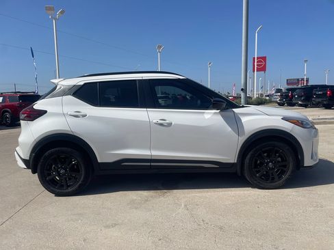 Certified 2024 Nissan Kicks SR w/ SR Premium Package FWD image 6