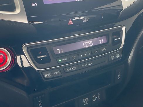 Used 2018 Honda Ridgeline Black Edition image 12