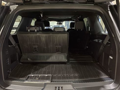 Used 2023 Ford Expedition Platinum image 23