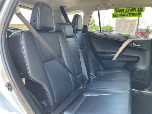 Used 2014 Toyota RAV4 Limited w/ Technology Package AWD/4WD image 40