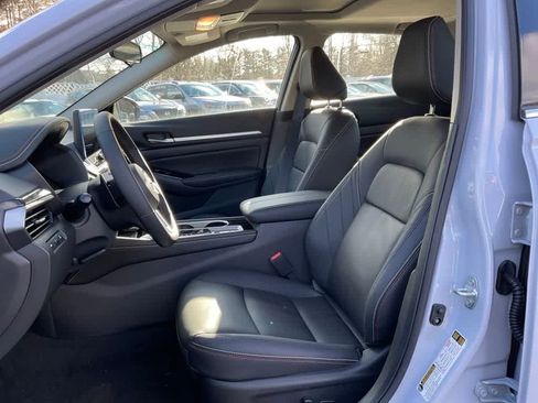 New 2025 Nissan Altima 2.5 SR image 11