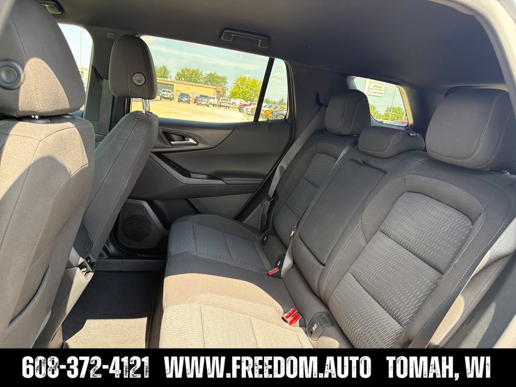 Used 2026 Chevrolet Equinox LT AWD/4WD image 27