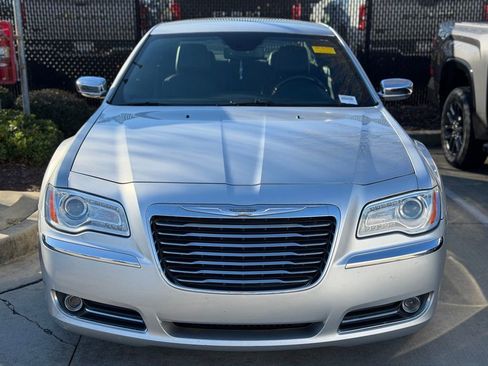 Used 2012 Chrysler 300 C image 2