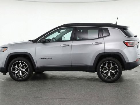 Used 2025 Jeep Compass Limited image 5