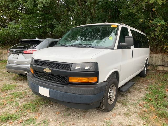 Used 2018 Chevrolet Express 3500 LS RWD image 4