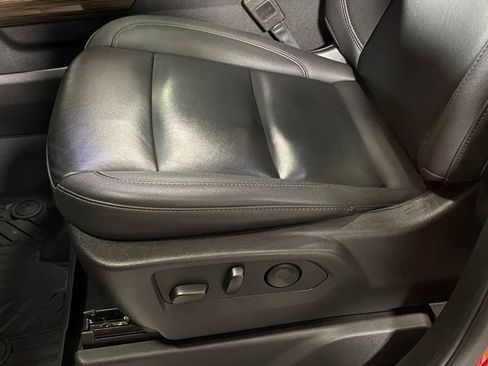 Used 2025 Chevrolet Silverado 1500 LT Trail Boss w/ Convenience Package II AWD/4WD image 16