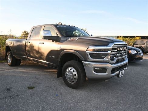 Used 2025 RAM 3500 Longhorn image 21