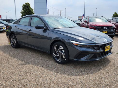 New 2025 Hyundai Elantra Sport image 4