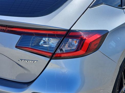 Used 2022 Honda Civic Sport image 11