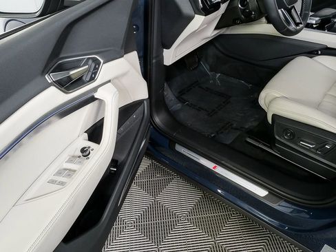 Certified 2024 Audi Q8 e-tron Prestige image 8