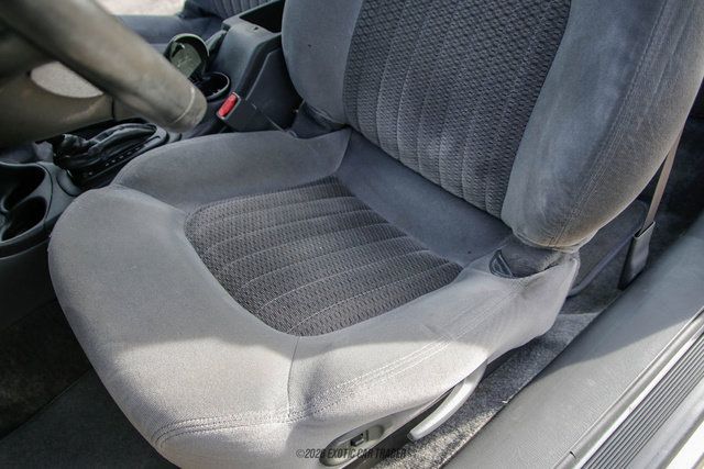 Used 2005 Pontiac Grand Am GT FWD image 34