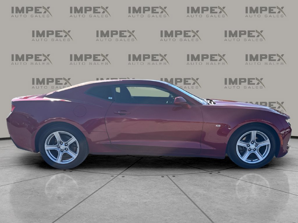 Used 2017 Chevrolet Camaro LT RWD image 6